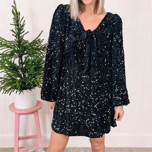 Listicle Black Tie Sequin dress size medium. NWT